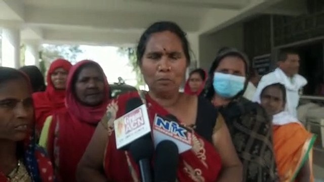 झुग्गी-झोपड़ी में रह रहे परिवार, पीएम आवास के तहत नहीं बना पक्का मकान