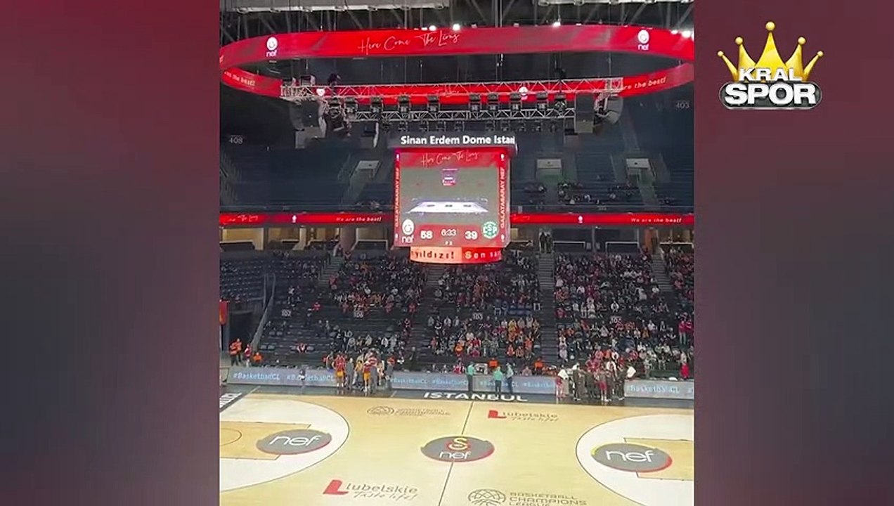 Galatasaray'ın basket maçında "Fener Ağlama" göndermesi