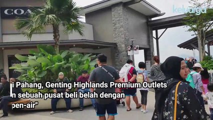 Keluarga Gader Shopping Sambil Hirup Udara Segar