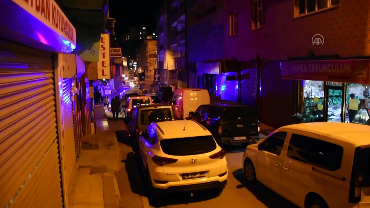 2 çocuk annesi kadın evde boğazı kesilmiş halde ölü bulundu