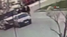 Kaza yapan iki sürücünün tekme tokat kavgası kamerada