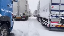 Japonya'da kar esareti: Yüzlerce araç yollarda mahsur kaldıEn az 397 uçuş iptal oldu