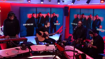 LIVE - Skip The Use interprète "Lovely" dans #LeDriveRTL2 (24/12/22)
