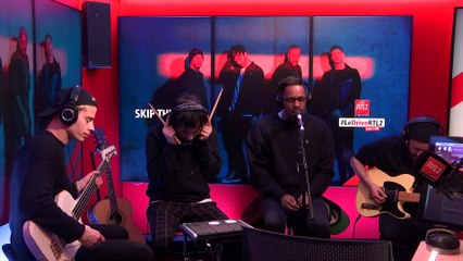 LIVE - Skip The Use interprète "Damn Cool" dans #LeDriveRTL2 (24/01/23)