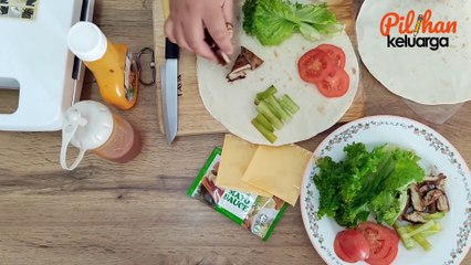 Buat Chicken Wrap Guna Sandwich Maker Je, Biar Betul