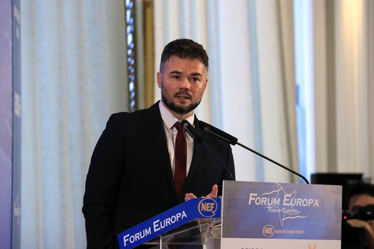 Gabriel Rufián reta al Gobierno a que sea el Congreso quien decida sobre el envío de tanques a Ucrania: Es lo que tiene la democracia