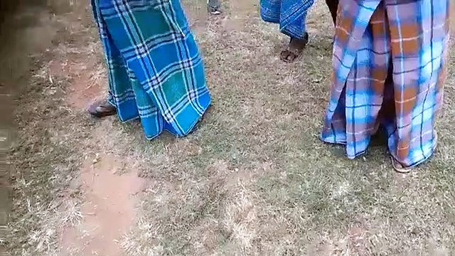 VIDEO: आध्यात्मिक गुरु श्री श्री रविशंकर के हेलिकॉप्टर की तमिलनाडु में आपात लैंडिंग, 5 लोग थे सवार