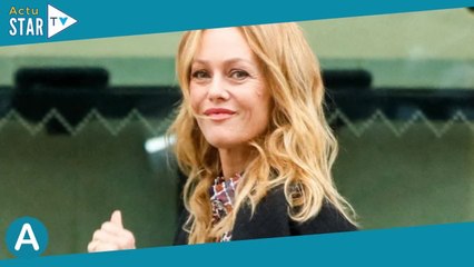 Vanessa Paradis sublime en slim et boots, Angèle en mini-robe, une star de Stranger Things au défilé