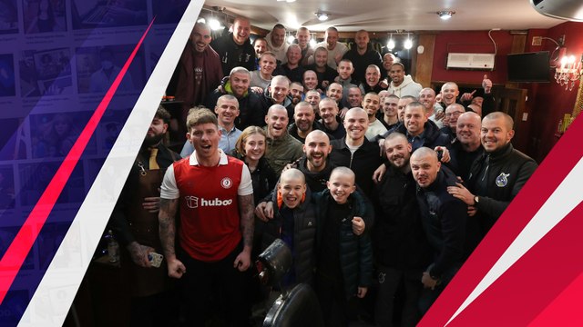 Respek ! Wujud Solidaritas untuk Sang Pemain, Klub Divisi 3 Liga Inggris Ini Kompak Cukur Gundul