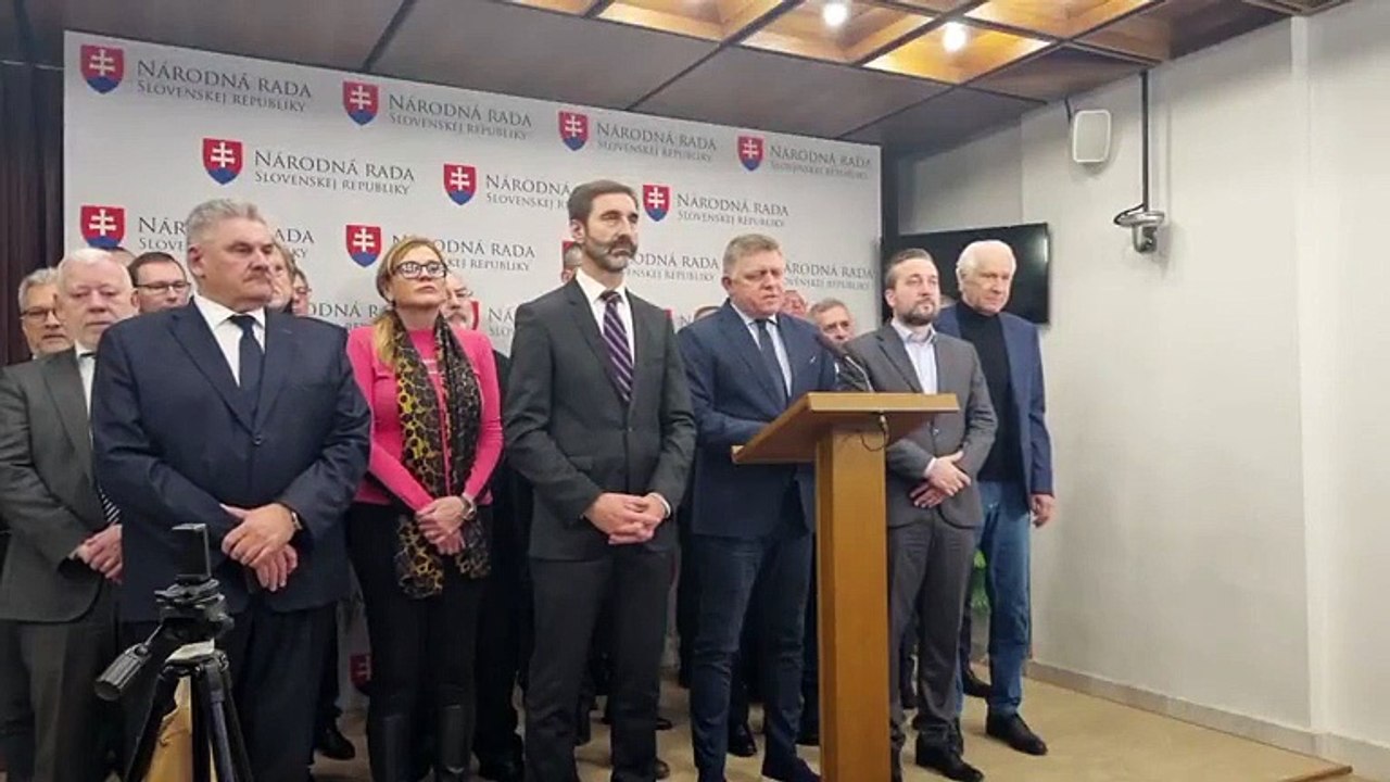 ZÁZNAM: Fico: Smer-SD navrhne termín predčasných volieb na 20. mája