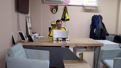 İstanbulspor'un sosyal medyada gündem olan "vefalı taraftarı" takımını yalnız bırakmıyor
