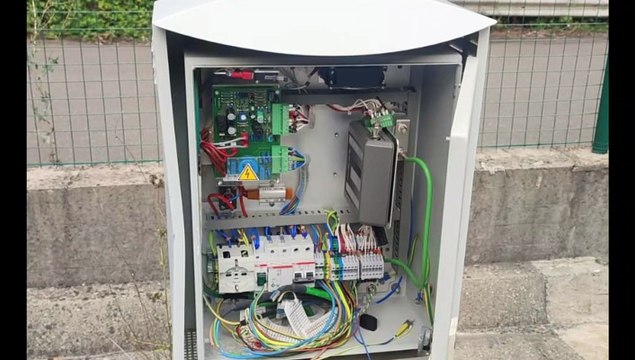 I danni degli attentati alla linea ferroviaria dell'alta velocità