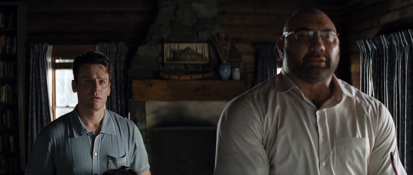 Knock at the Cabin EXTRAIT VO Éric demande à Andrew ce qu’il pense de la situation