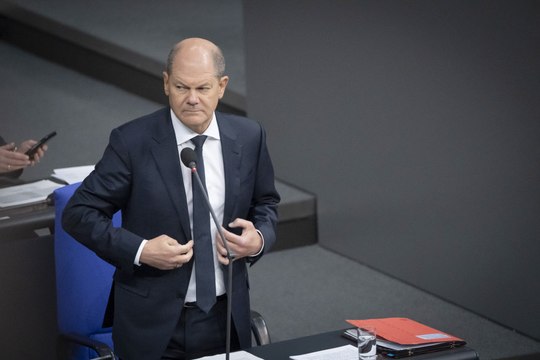 Es ist Krieg in Europa : Olaf Scholz verteidigt Lieferung von Panzern an die Ukraine