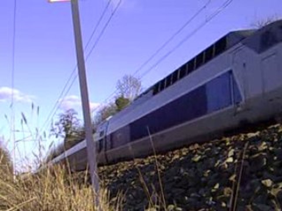 18.03.2008 Un TGV de Besançon pour Paris de passage à Dole