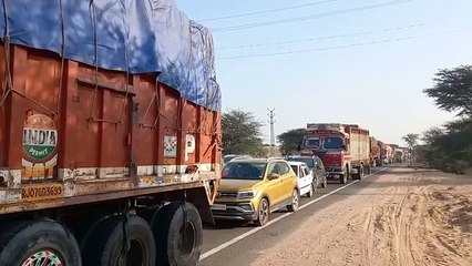 ट्रक व कैम्पर की आमने-सामने जबरदस्त टक्कर, बारात से लौट रहे तीन युवकों की मौत