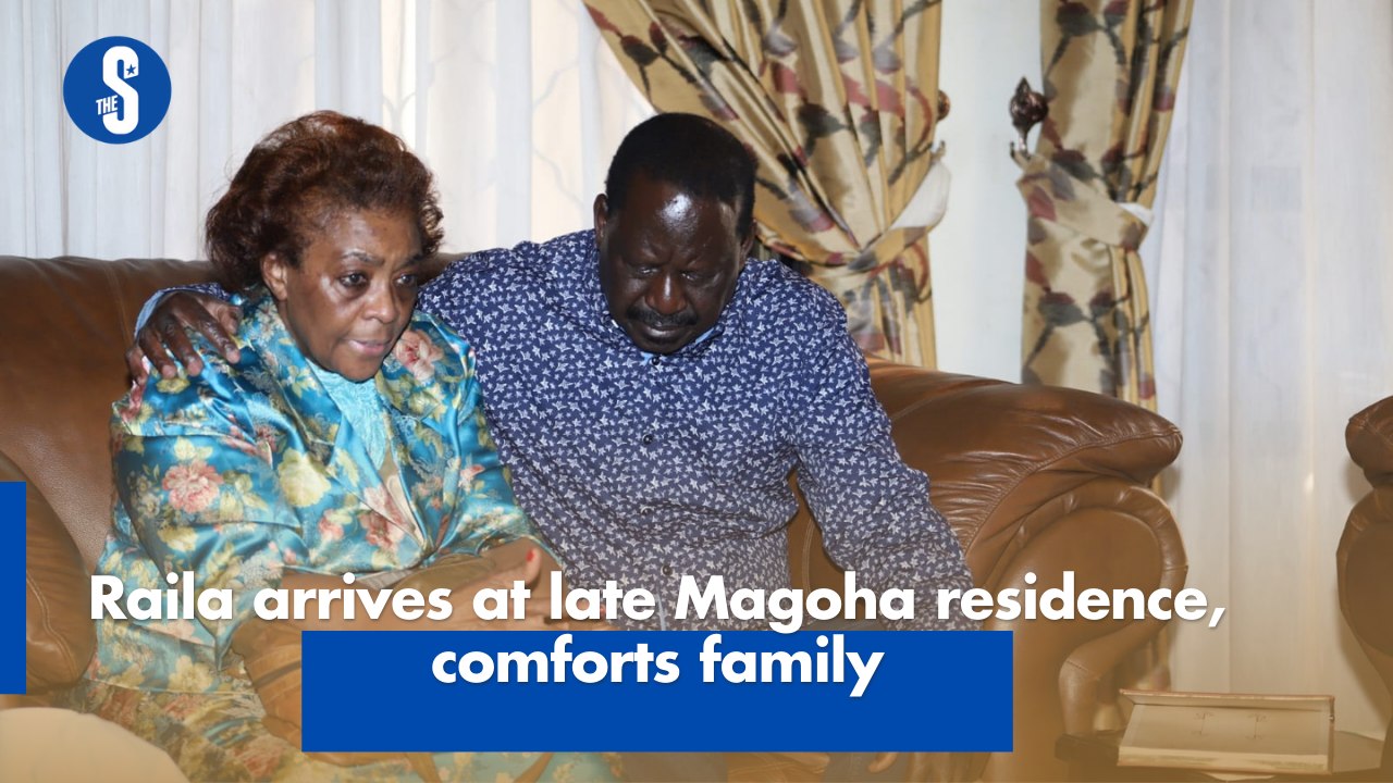 Raila arrives at late Magoha residence, comforts family - video Dailymotion