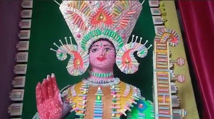 ছয় হাজার স্ট্র দিয়ে তৈরি সরস্বতী হইচই ফেলেছে দুর্গাপুরে