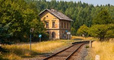 Les passagers de ces petites gares devront désormais faire signe au conducteur s'ils veulent que le train s'arrête