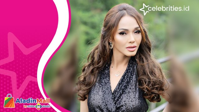 Liburan Rasa Pulang Kampung ala Bunda Corla, Ziarah hingga Kunjungi Rumah Selebritis