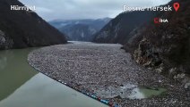 Bosna Hersek'te ekolojik felaket sinyali! Drina Nehri'nin yüzeyi çöp ve plastik atıklarla doldu
