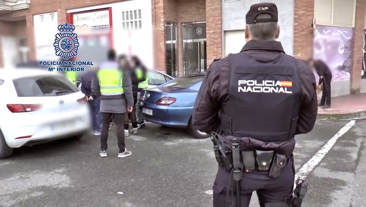 Polícia espanhola prende homem suspeito de envi...