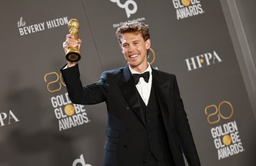 Скачать видео: Austin Butler aurait aimé que Lisa Marie Presley soit encore en vie pour fêter le fait que le biopic 