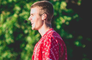 Justin Bieber sells music catalogue for 200m
