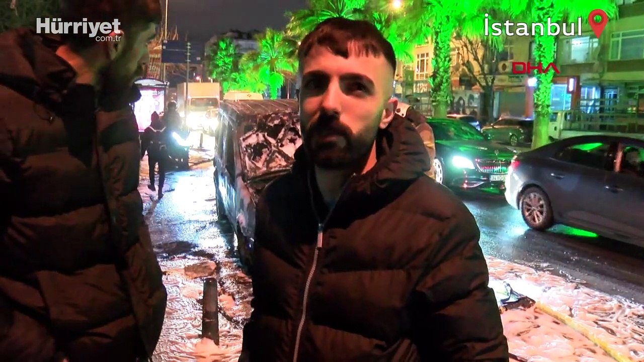 Bahçelievler’de satış işlemleri için götürdüğü hafif ticari araç, alev alev yandı