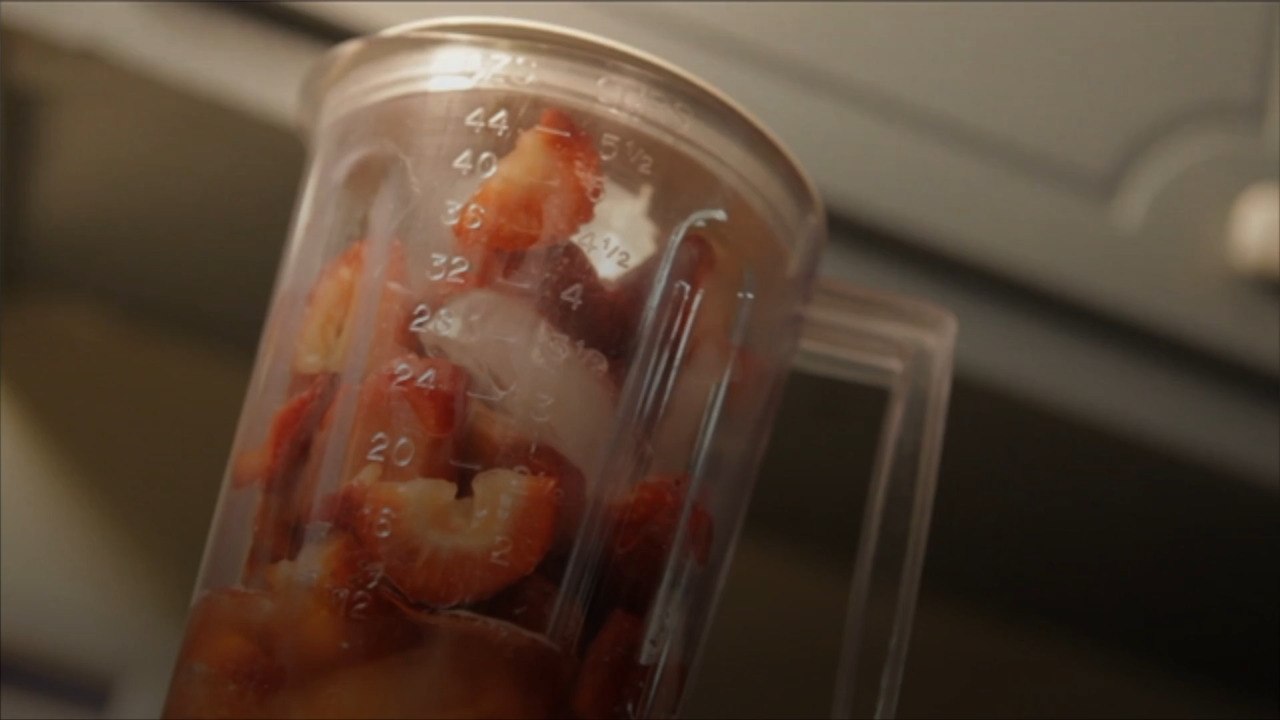 Why Smoothies Are a More Gut-Healthy Choice Than Juice, According to a Gastroenterologist