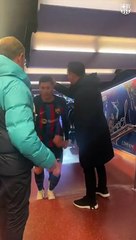 Xavi felicita a sus jugadores tras alcanzar las semis de Copa / FCB