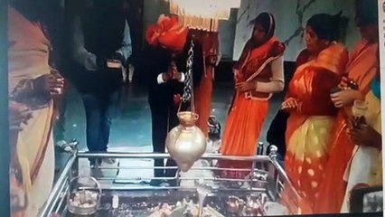 शिव पूजन के बाद कलेक्टर ने फहराया तिरंगा
