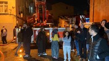 Fatih'te 3 katlı bina alev alev yandı: 1 kişi üçüncü kattan atlayarak kurtuldu