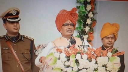 Republic Day 2023: जबलपुर में सीएम शिवराज सिंह ने किया ध्वजारोहण, बोले- MP बनेगा नंबर वन