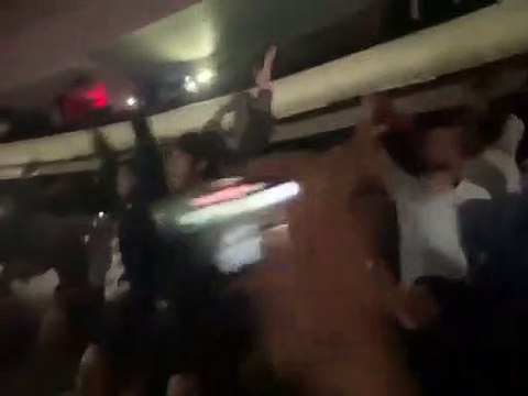 'झूमे जो पठान' सॉन्ग में झूम उठे दर्शक, कोई स्टेज पर- तो कोई सीट पर जमकर झूमा, वीडियो होने लगे वायरल