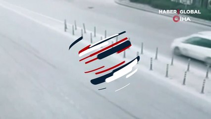 Anayolda dönüş yapmaya çalıştı, zincirleme kazaya yol açtı