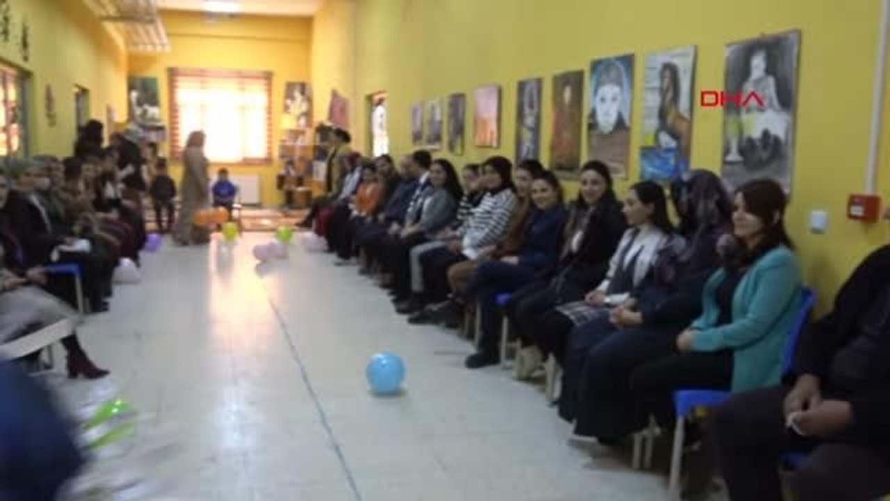 YÜKSEKOVA'DA GERİ DÖNÜŞÜM DEFİLESİ