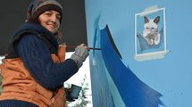Trabzonlu ressamlar fırçalarıyla kentin duvarlarını renklendiriyor