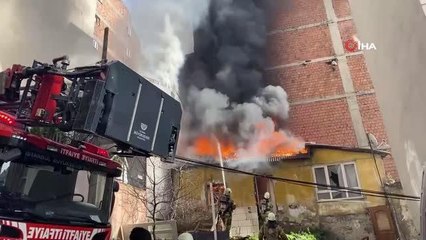 Kağıthane'de tek katlı gecekonduda yangın çıktı