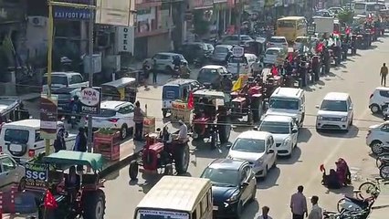 किसानों ने तीन किलोमीटर लंबा ट्रैक्टर मार्च निकाला, बोले- अभी तो ये ट्रेलर है