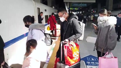 China afirma que mortes diárias por covid-19 caíram quase 80%