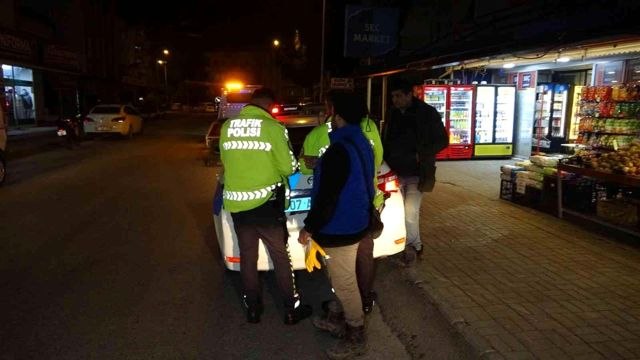 Kazadan sonra ulu orta tuvaletini yapınca başına iş aldı! Hem para cezası yedi hem ehliyeti kaptırdı