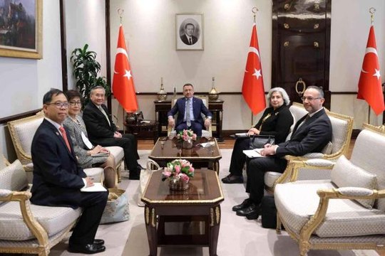 Cumhurbaşkanı Yardımcısı Oktay, Tayland Başbakan Yardımcısı ve Dışişleri Bakanı Pramudwinai'yi kabul etti