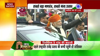 Republic Day 2023 : कर्तव्य पथ पर लोगों का अभिवादन करते PM मोदी |