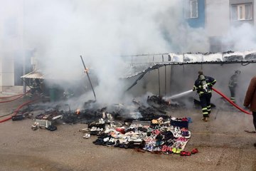 EDİRNE'DE 3 SEYYAR TEZGAH YANDI; 1'İ YAVRU 2 KÖPEK KURTARILDI