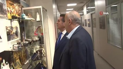 TDP Genel Başkanı Mustafa Sarıgül'den, İsveç Başbakanına İncil hediyesi