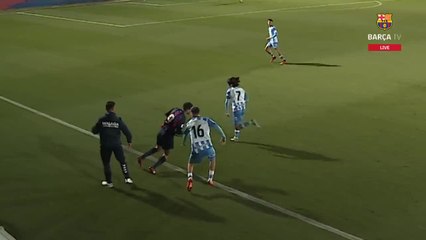 Descargar video: La acción contra un canterano del Barça que molesta a los culés