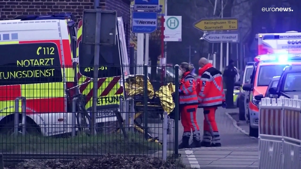 Расследование нападения с ножом в поезде на севере Германии