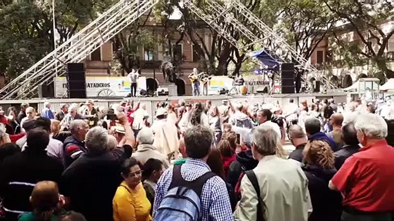 Musique et danses à la Foire de Mataderos à Buenos Aires.