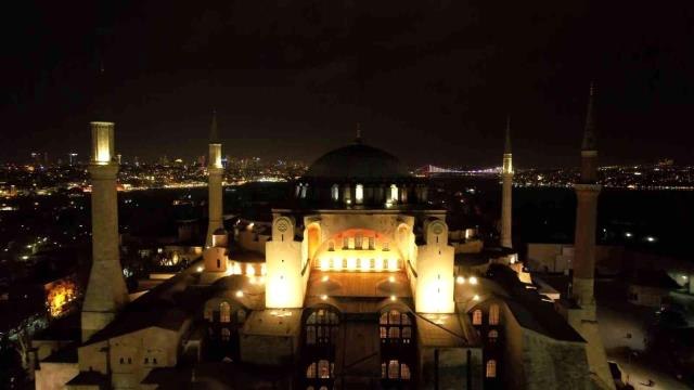 Regaip Kandili'nde vatandaşlar Ayasofya Camii'ne akın etti